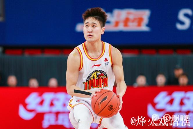 吉林力克长沙勇胜 姜伟泽贡献13分6助 摩尔砍下18分8板5助 吉林力克长沙勇胜 姜伟泽贡献13分6助 摩尔砍下18分8板5助